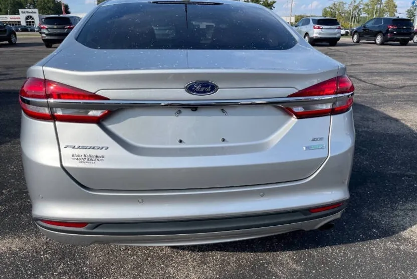 2017 Ford Fusion SE photo 1