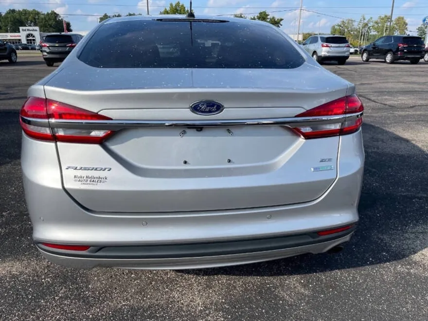 2017 Ford Fusion SE photo 1