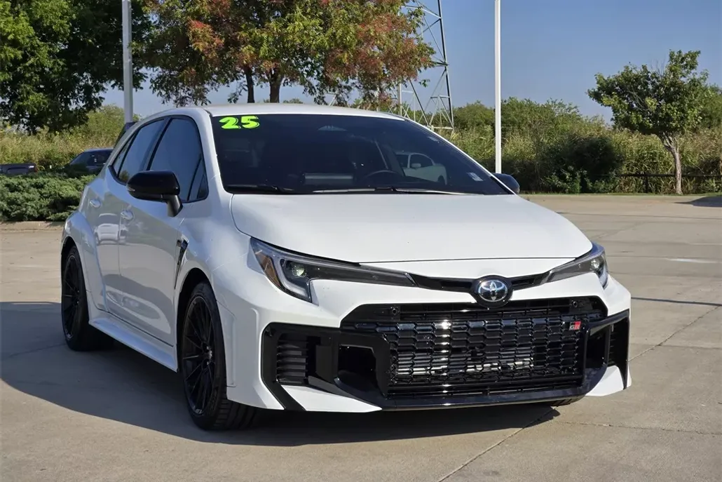 2025 Toyota Corolla GR Premium photo 1