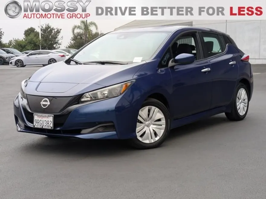 2025 Nissan Leaf S photo 1