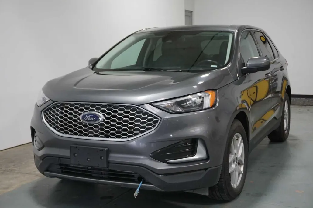 2023 Ford Edge SEL photo 1