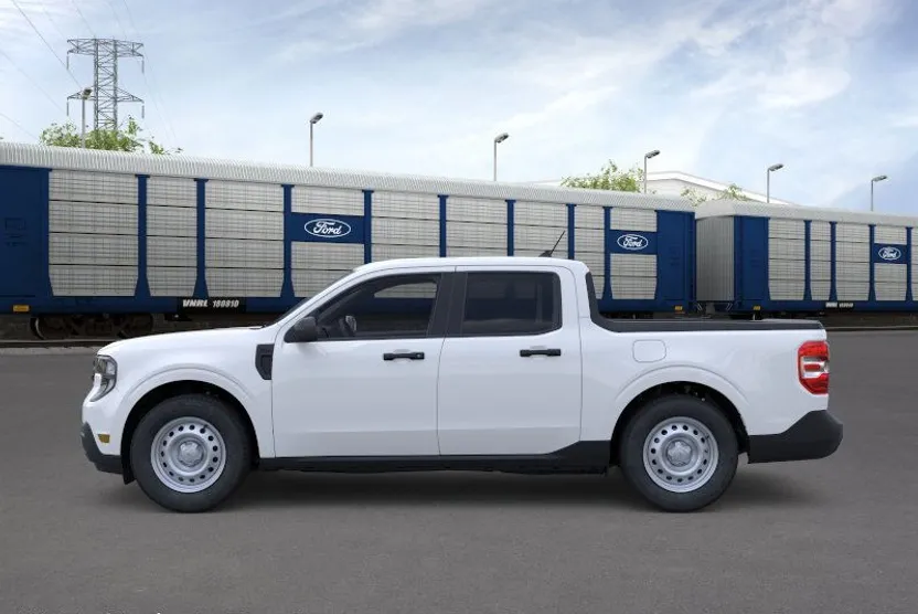 2025 Ford Maverick XL photo 1