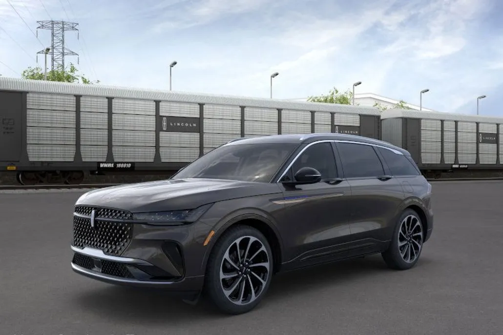 2025 Lincoln Nautilus Black Label photo 1