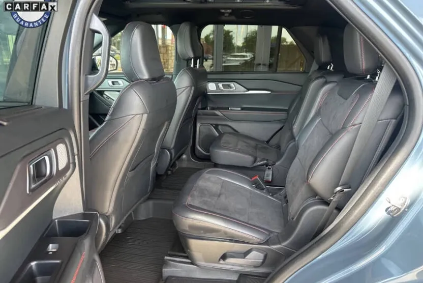 2025 Ford Explorer ST photo 1
