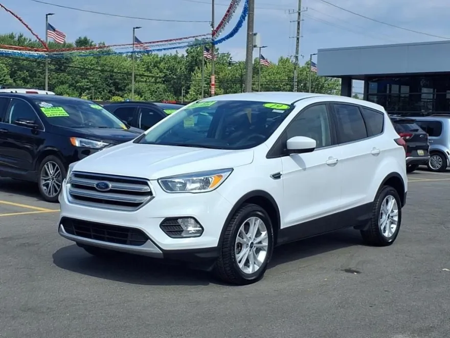 2019 Ford Escape SE photo 1