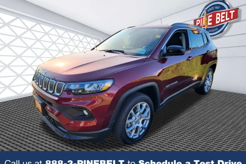 2022 Jeep Compass Latitude Lux photo 1