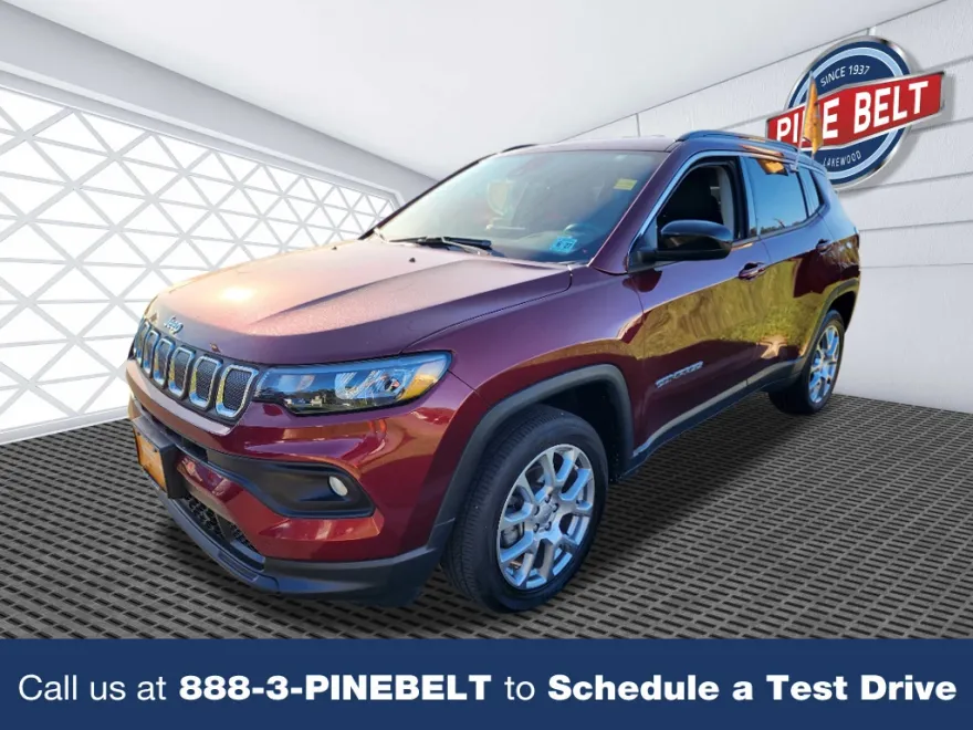2022 Jeep Compass Latitude Lux photo 1