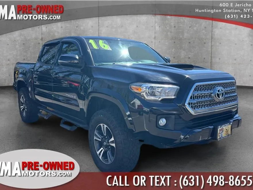 2016 Toyota Tacoma Double Cab TRD photo 1