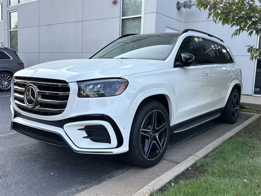2025 Mercedes Benz GLS 450 4MATIC photo 1