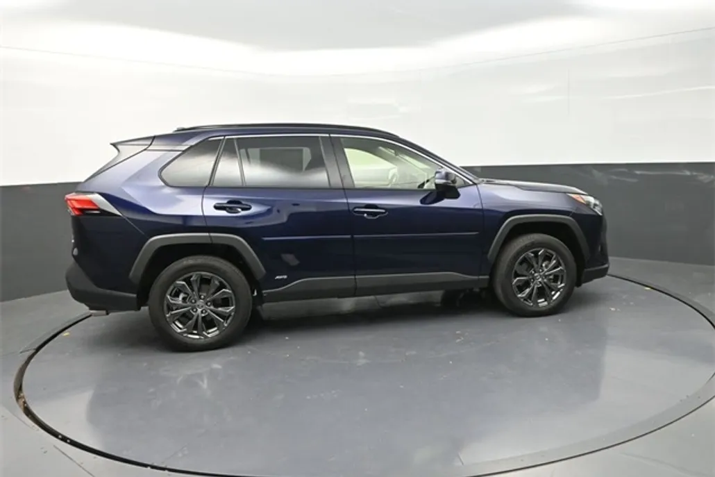 2023 Toyota RAV4 Hybrid XLE Premium photo 1