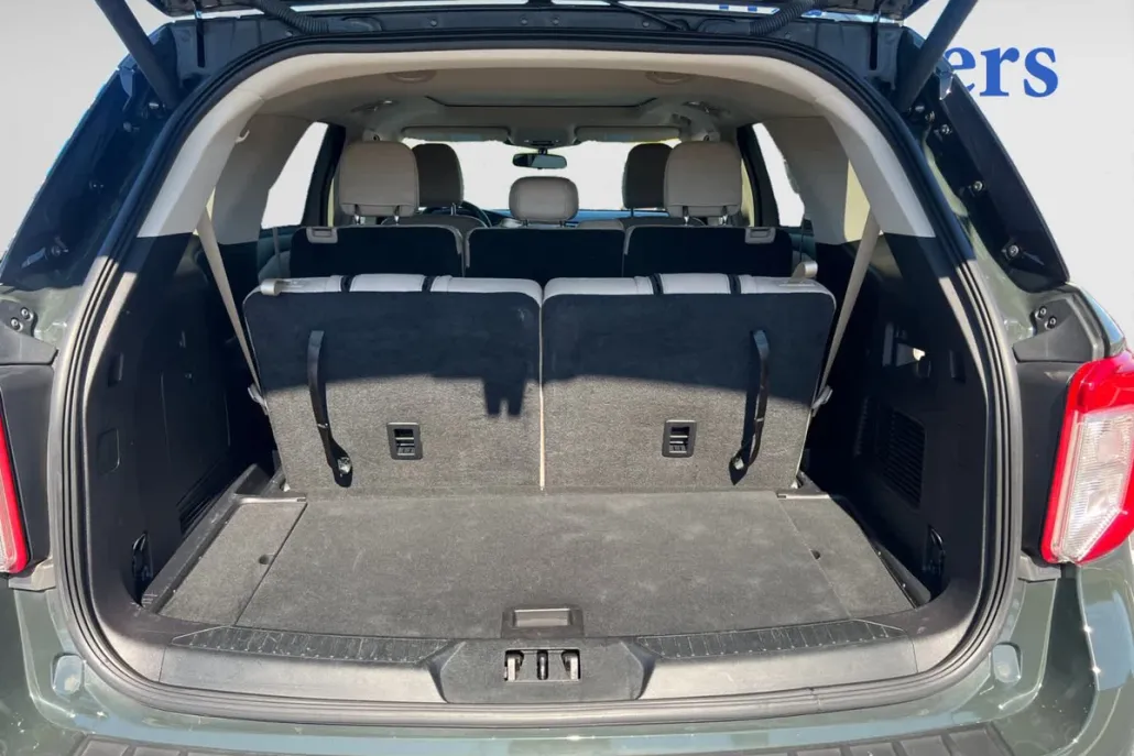 2022 Ford Explorer XLT photo 1