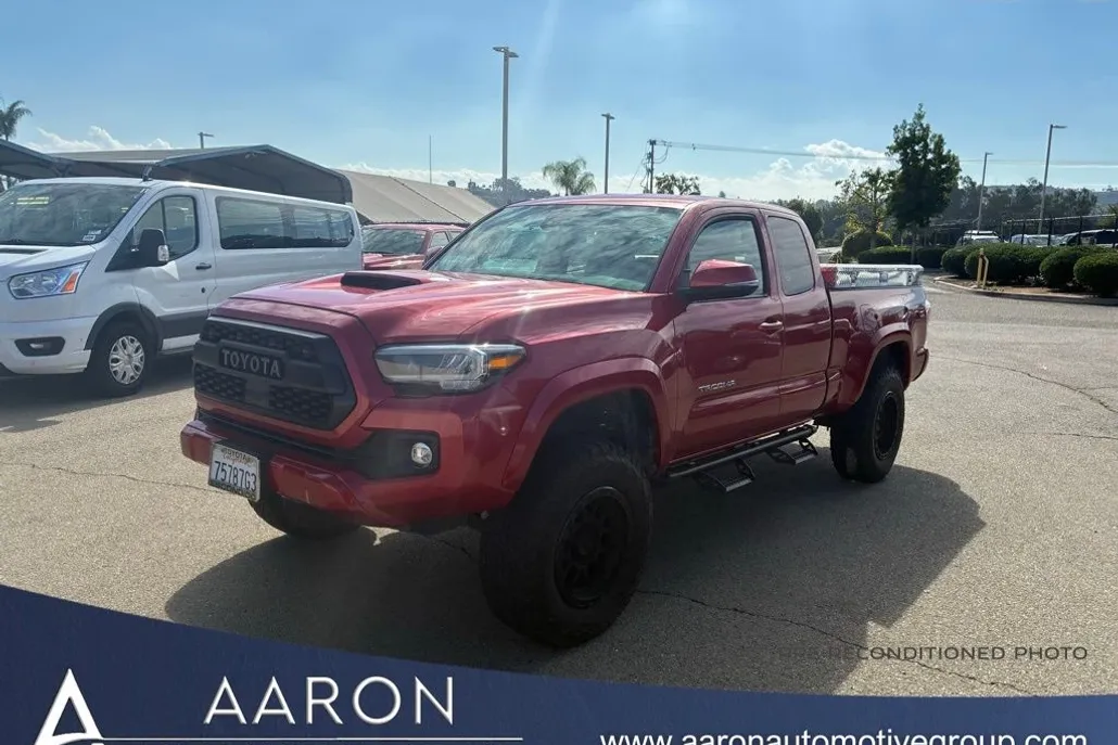 2022 Toyota Tacoma TRD Sport photo 1