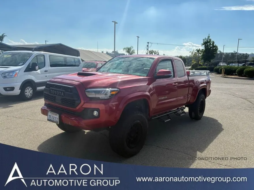 2022 Toyota Tacoma TRD Sport photo 1