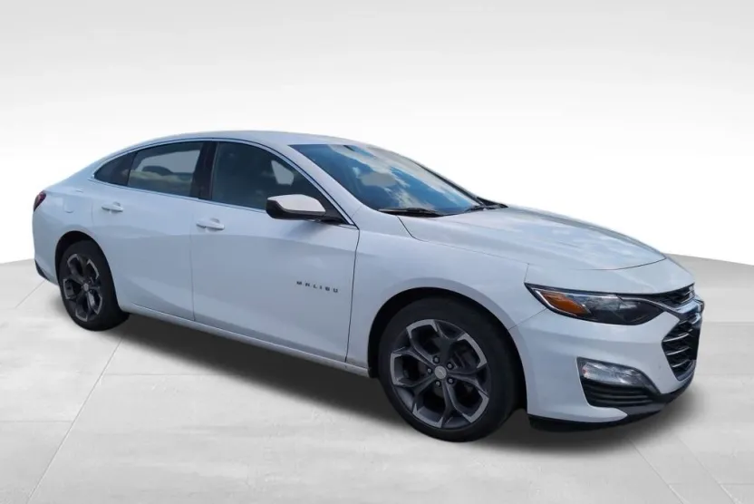 2022 Chevrolet Malibu 1LT photo 1