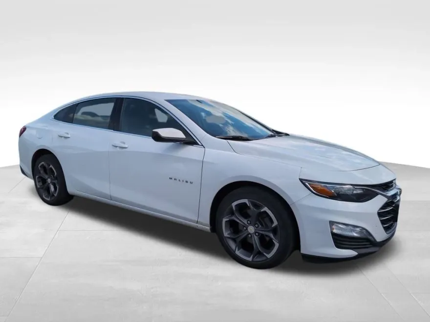2022 Chevrolet Malibu 1LT photo 1