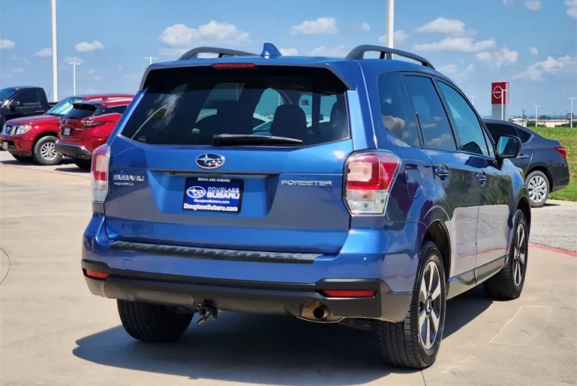 2018 Subaru Forester 2.5i Premium photo 1