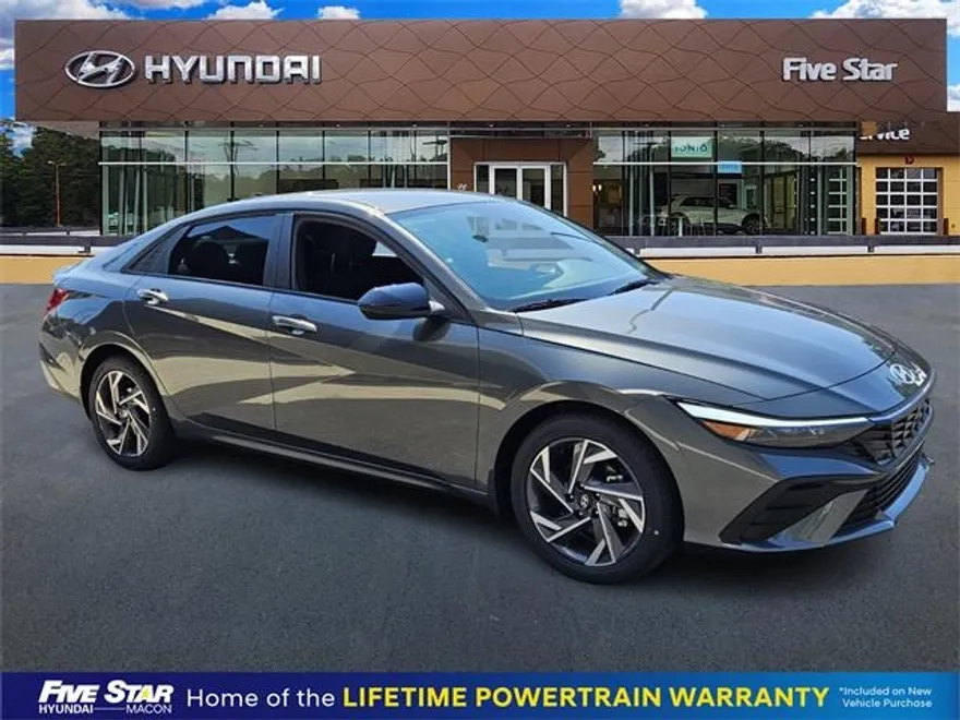 2025 Hyundai Elantra SEL Sport photo 1