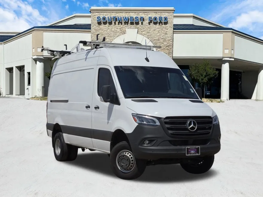 2024 Mercedes Benz Sprinter 3500 144 WB Standard Roof photo 1