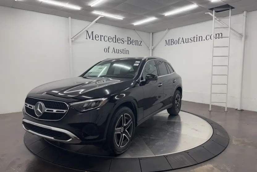 2026 Mercedes Benz GLC 300 photo 1