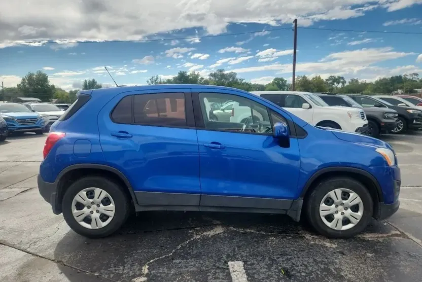 2016 Chevrolet Trax LS photo 1