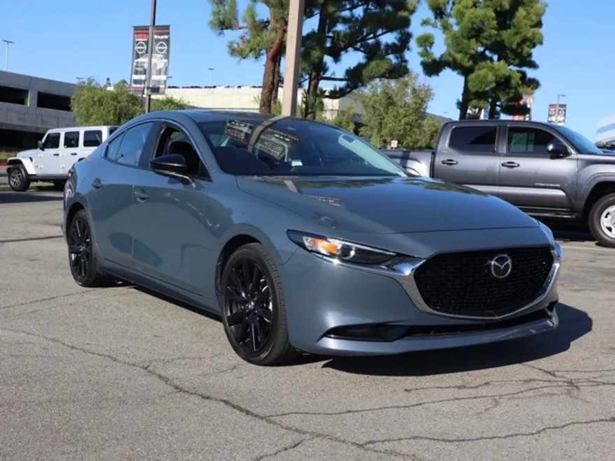 2023 Mazda Mazda3 2.5 s Carbon photo 1