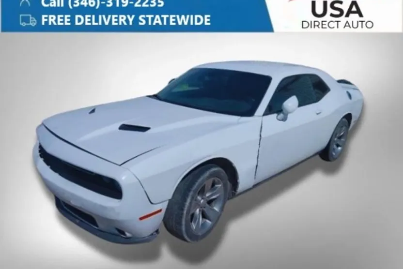 2018 Dodge Challenger SXT photo 1