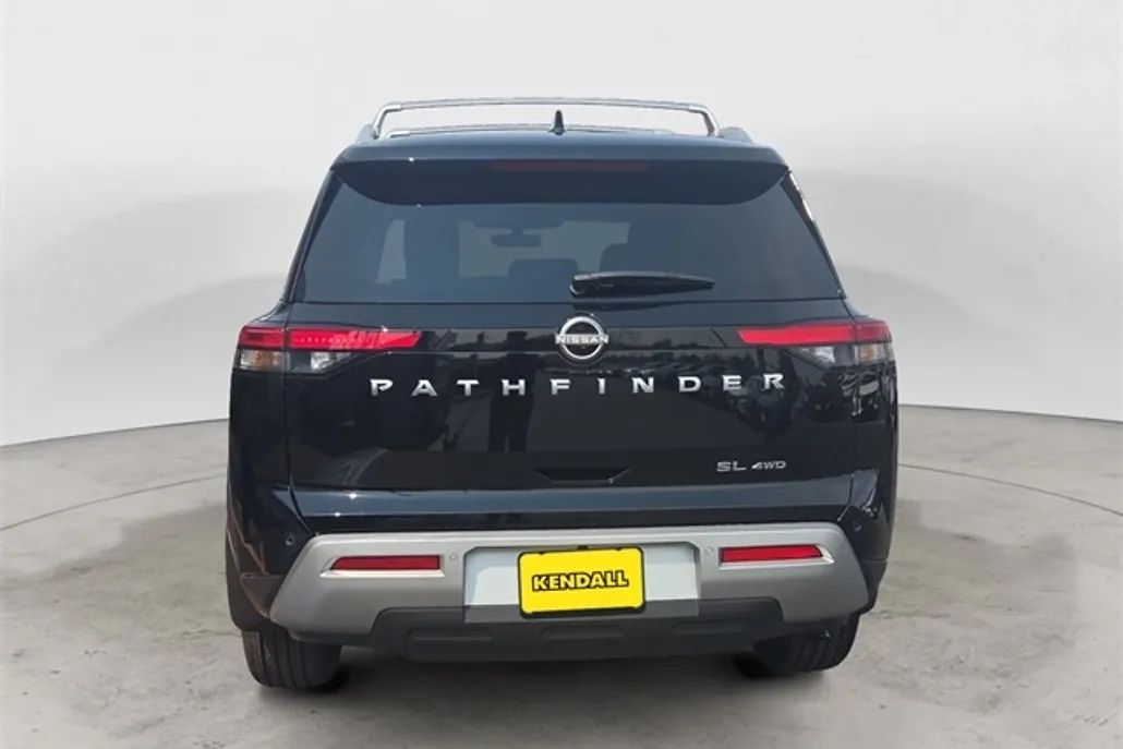 2025 Nissan Pathfinder SL photo 1
