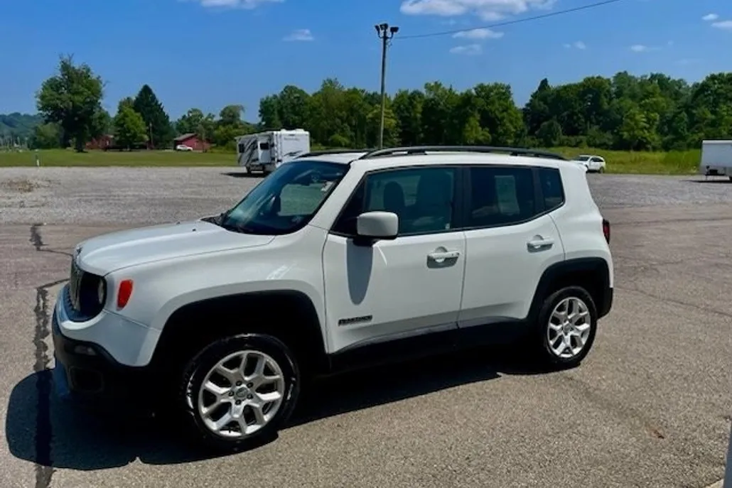 2017 Jeep Renegade Latitude North Edition photo 1