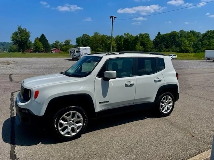 2017 Jeep Renegade Latitude North Edition photo 1