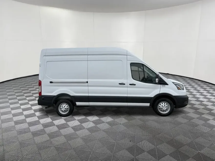 2025 Ford Transit photo 1