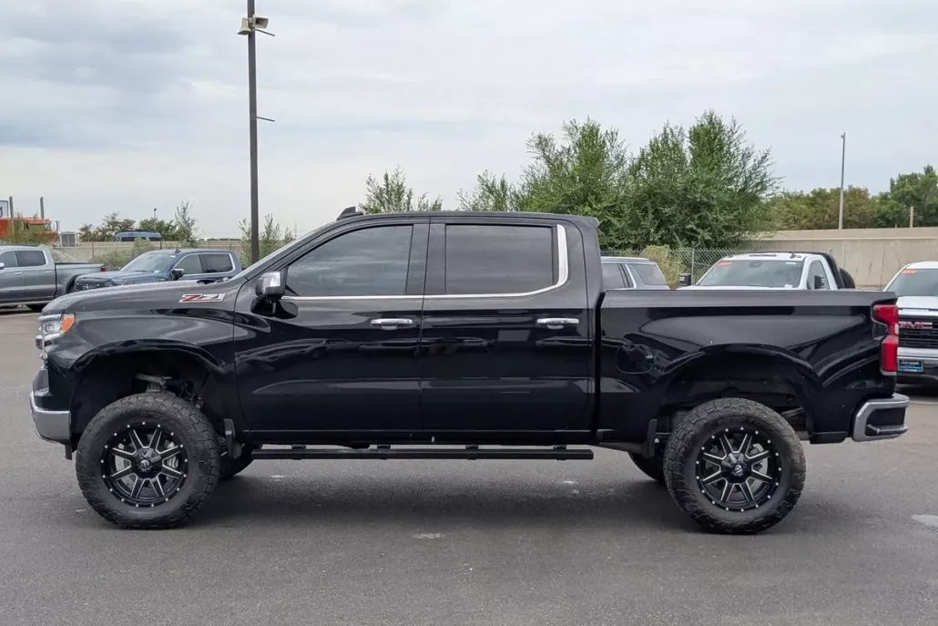 2023 Chevrolet Silverado 1500 LTZ photo 1