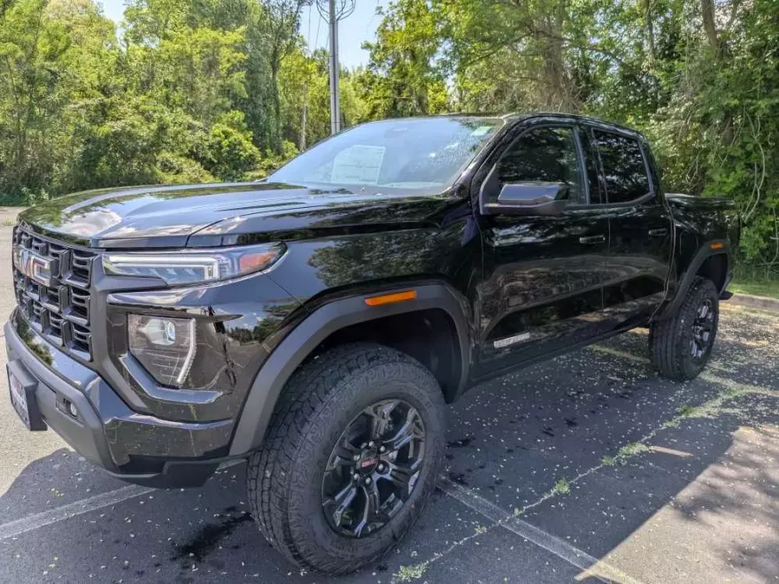 2025 Gmc Canyon Elevation photo 1