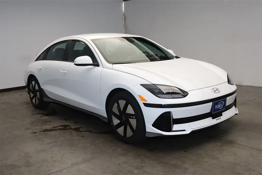 2025 Hyundai Ioniq 6 SE photo 1