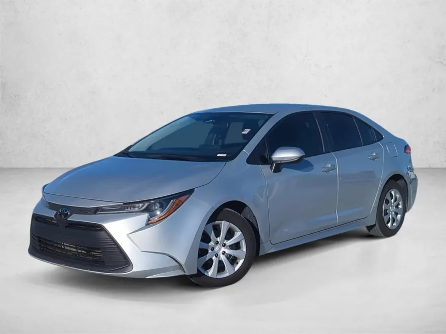 2023 Toyota Corolla LE photo 1