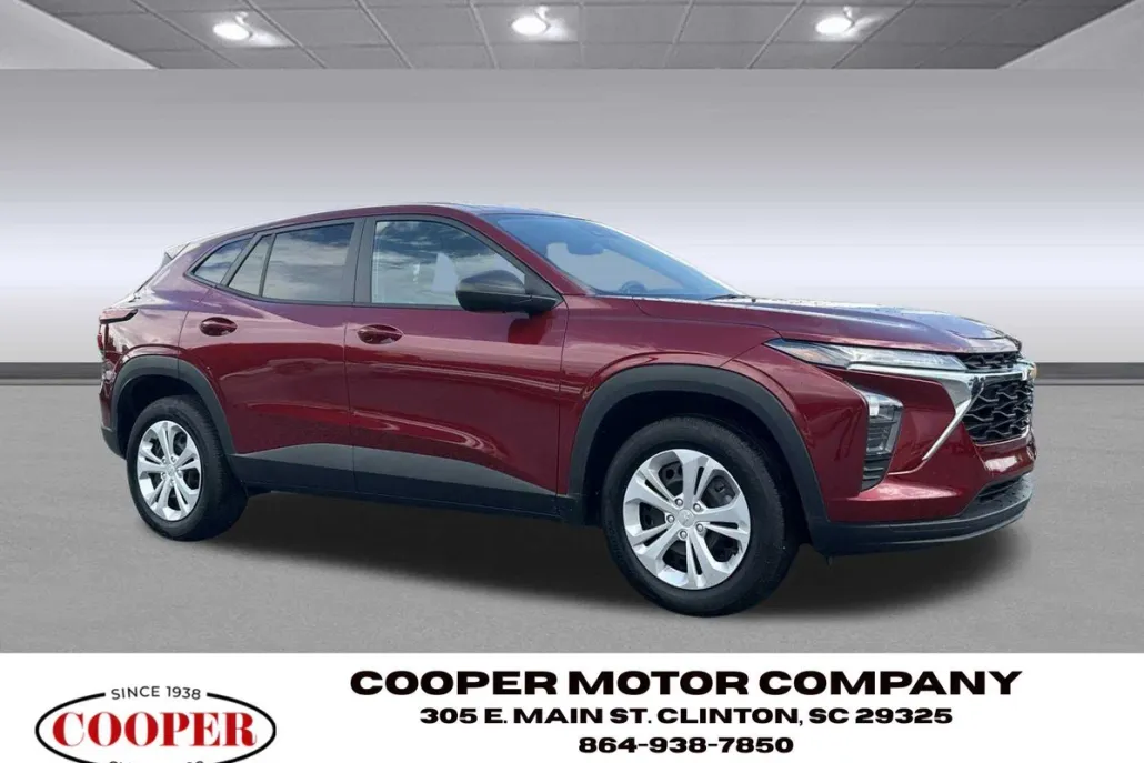 2025 Chevrolet Trax LS photo 1