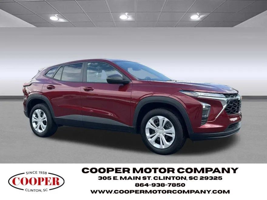 2025 Chevrolet Trax LS photo 1