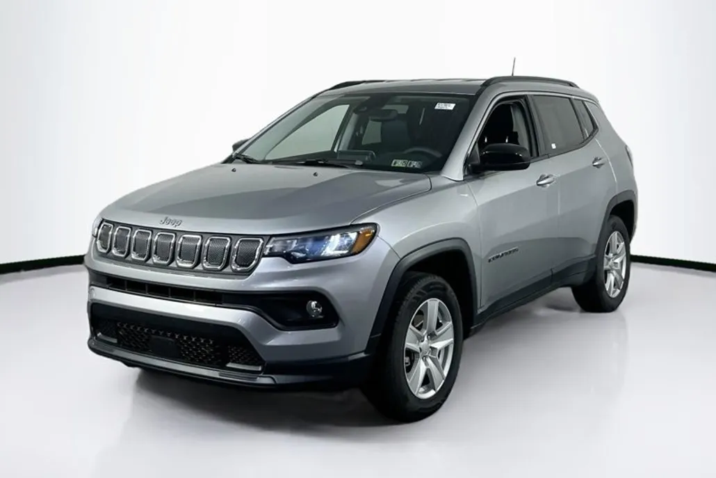 2022 Jeep Compass Latitude photo 1