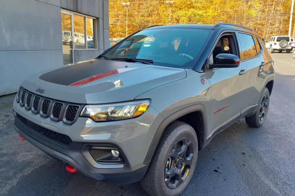2023 Jeep Compass Trailhawk photo 1