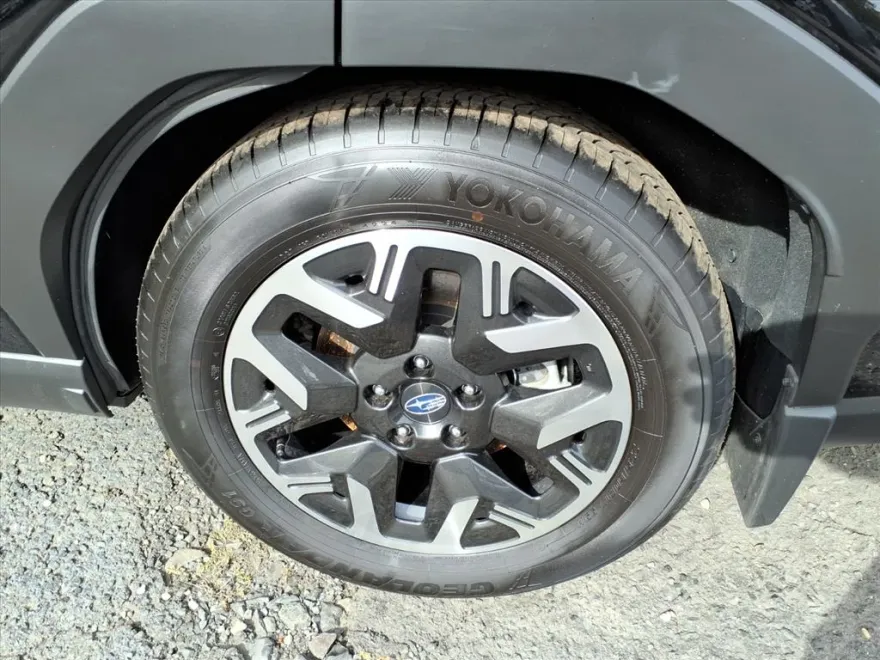 2025 Subaru Forester Premium photo 1