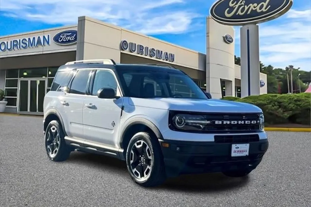 2021 Ford Bronco Sport Outer Banks photo 1