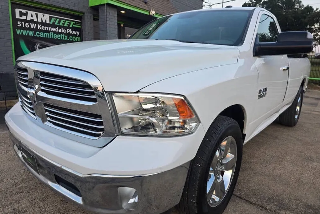 2016 Ram 1500 SLT photo 1