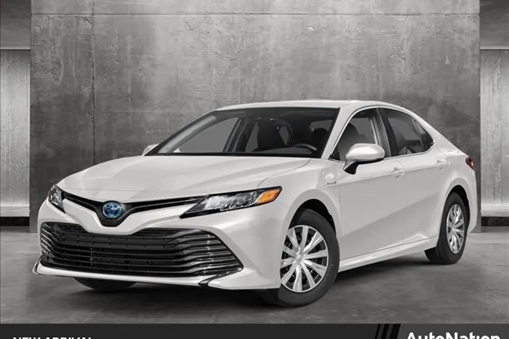 2018 Toyota Camry Hybrid LE photo 1