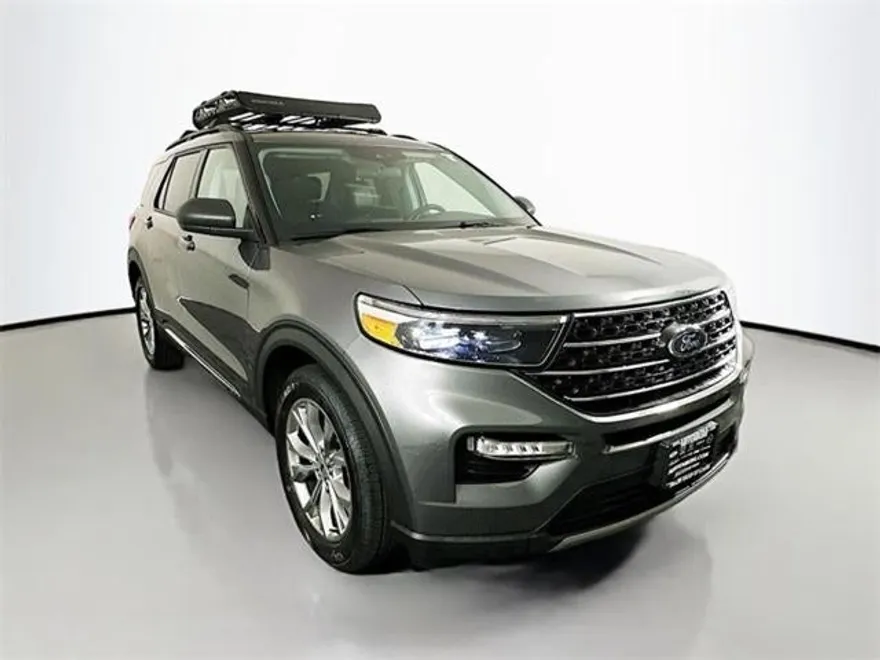 2022 Ford Explorer XLT photo 1