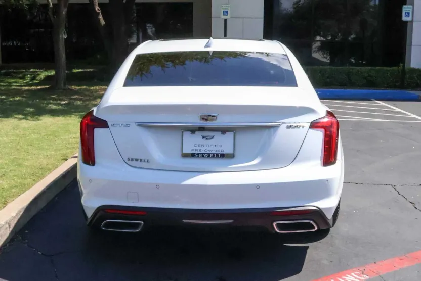 2023 Cadillac CT5 Luxury photo 1