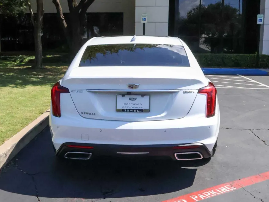 2023 Cadillac CT5 Luxury photo 1