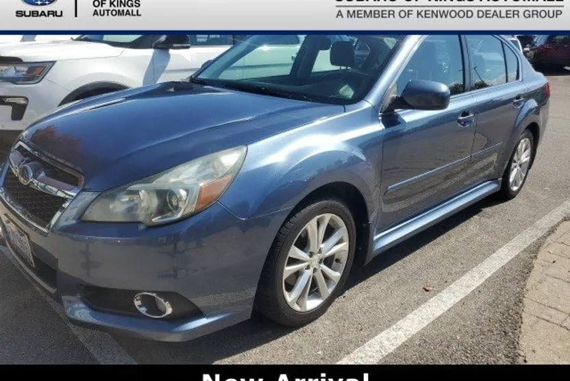 2013 Subaru Legacy 2.5i Limited photo 1