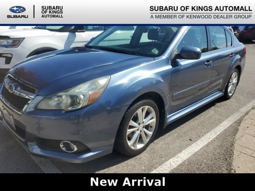 2013 Subaru Legacy 2.5i Limited photo 1