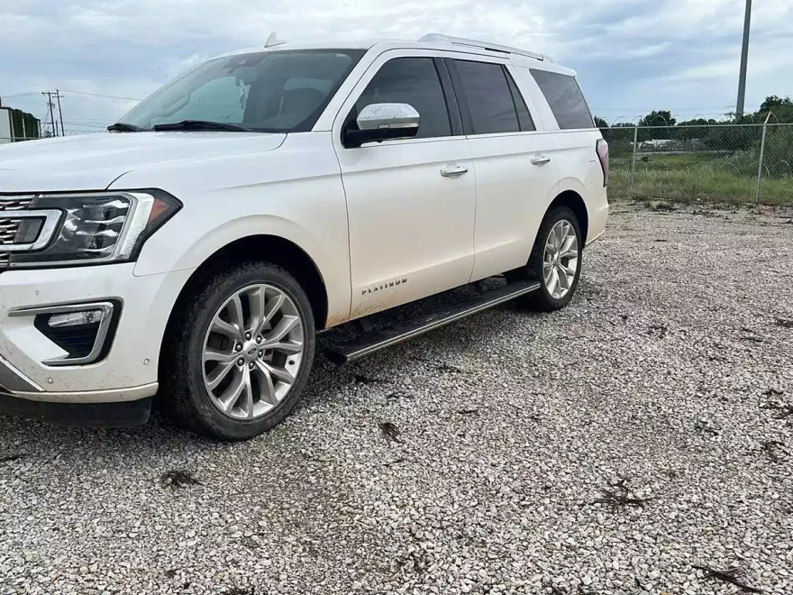 2019 Ford Expedition Platinum photo 1