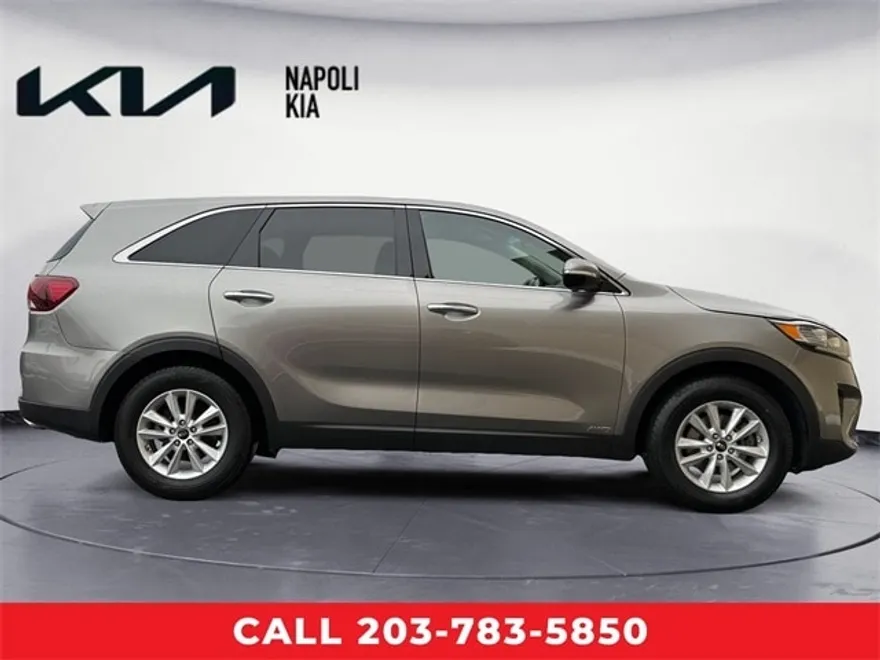 2019 Kia Sorento LX photo 1