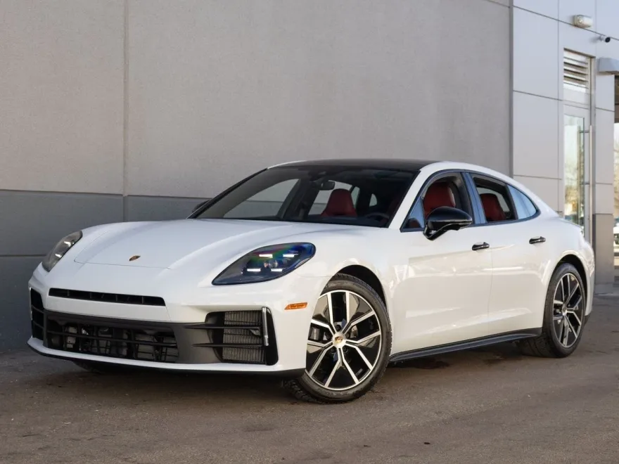 2025 Porsche Panamera 4 photo 1